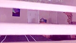 现场#1 视频: Public shame as hijab wearing girl gets fingered b...