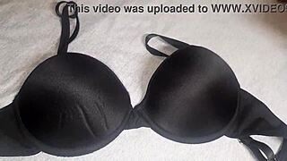 现场#7 视频: I wear my friend’s red lingerie and I masturbate...