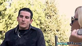 现场#6 视频: Amateur couple explores Playboy Mansion in steamy ...