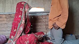 现场#1 视频: Hot desi bhabhi in red sharee, wild sex videos and...