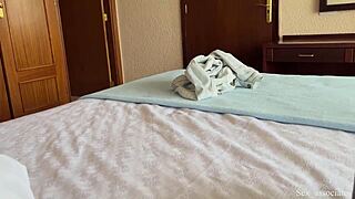现场#7 视频: Stepson and stepmom indulge in steamy shower and f...