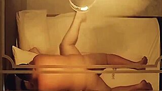 现场#6 视频: A hot and steamy porn scene with a chubby bride in...