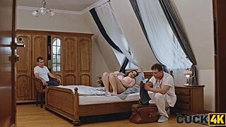 现场#3 视频: A Cuck4k visits the doctor and gets more than a ch...