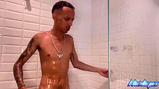现场#3 视频: Gay amateur skinny twink gets bred at home