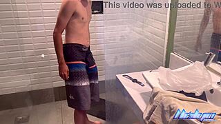 现场#9 视频: Gay amateur skinny twink gets bred at home
