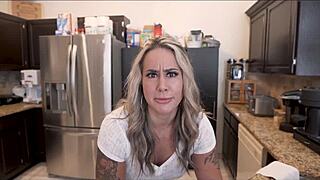 现场#6 视频: Young blonde step aunt teaches me how to pleasure ...