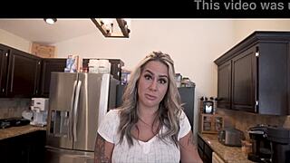 现场#7 视频: Young blonde step aunt teaches me how to pleasure ...