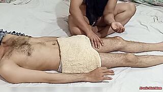 现场#7 视频: Bride-to-be massages her lover's body with her bre...