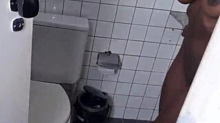 现场#2 视频: Slender married woman receives simultaneous pleasu...