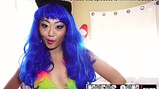 现场#9 视频: Asian cutie Miko Dai undressing for hardcore anal ...