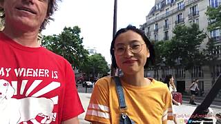 现场#2 视频: June Liu is an Asian cutie who gets a spicygum coc...
